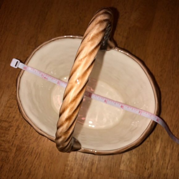 Ceramic Basket - Picture 4 of 4